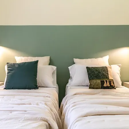 Housmart Emilia Levante 98 Apartment