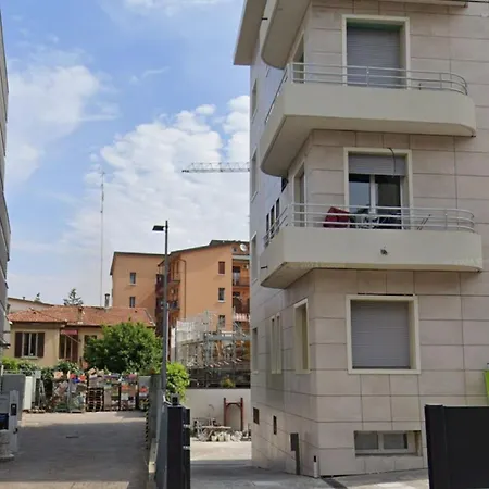 Housmart Emilia Levante 98 * Bologna